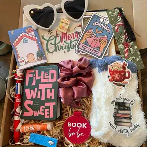 Holiday Book Lover Gift Box – 12+ Items | Cozy Reader Bundle