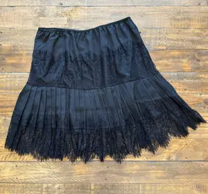 LACE SLIP SKIRT Black