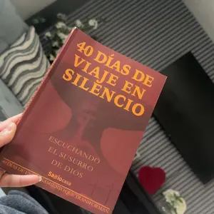 “40 Días de Viaje en Silencio”  Un camino de despertar espiritual.  40 días, 40 silencios, 40 encuentros con Dios y contigo mismo.  Christmas, Christmas gifts, suitable for giving to husband and wife.Happy Valentine's Day! Valentine's Day Gifts