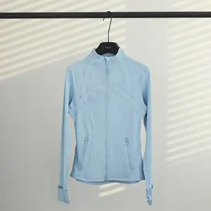 LULU  new summer stand-collar jacket features lightweight, quick-drying fabric that flatters the figure. This sporty, stretchy jacket boasts a slim-fit silhouette.
