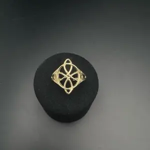 10k Solid Ring - Classic Design with Minimalist Style