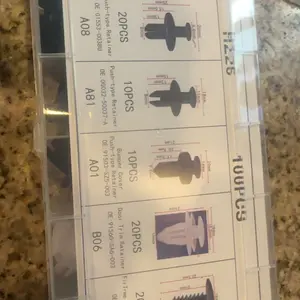 HE26 100-Piece Universal Automotive Expansion Screw Clip Set, suitable for mudguards, fenders, door panels, and other car components. Includes models C05, C20, C32, B01, D02, and A16. Car accessories.