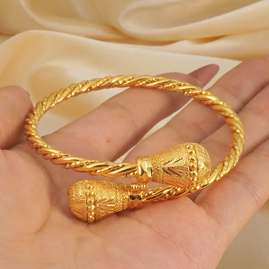 Women 24K Gold Plated Interlocking Link Bracelet Heavy Duty Durable Muslim Wedding Everyday Jewelry Saudi Arabian Nigerian Cultural Design Elegant Statement Piece