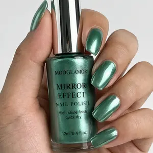 Single Bottle Green Electroplated Mirror Nail Polish 12ml Quick Dry High Gloss Metallic Lacquer Smooth Wide Brush Application For Natural Fingernail Toenail Summer Daily Casual Manicure Nail Art