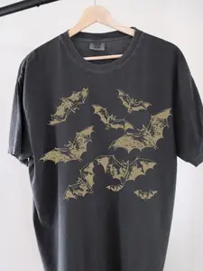 Comfort Colors Vintage 90s Style Bat T-Shirt, Retro Gothic Shirt, Vintage Halloween Tee, Goblincore Shirt, Vintage Gothic Vampire Bats Tee