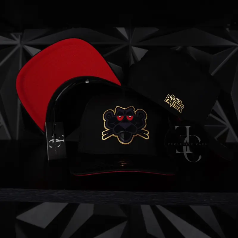 Black panther placa SnapBack hat - black/red Black panther placa SnapBack hat - black/red