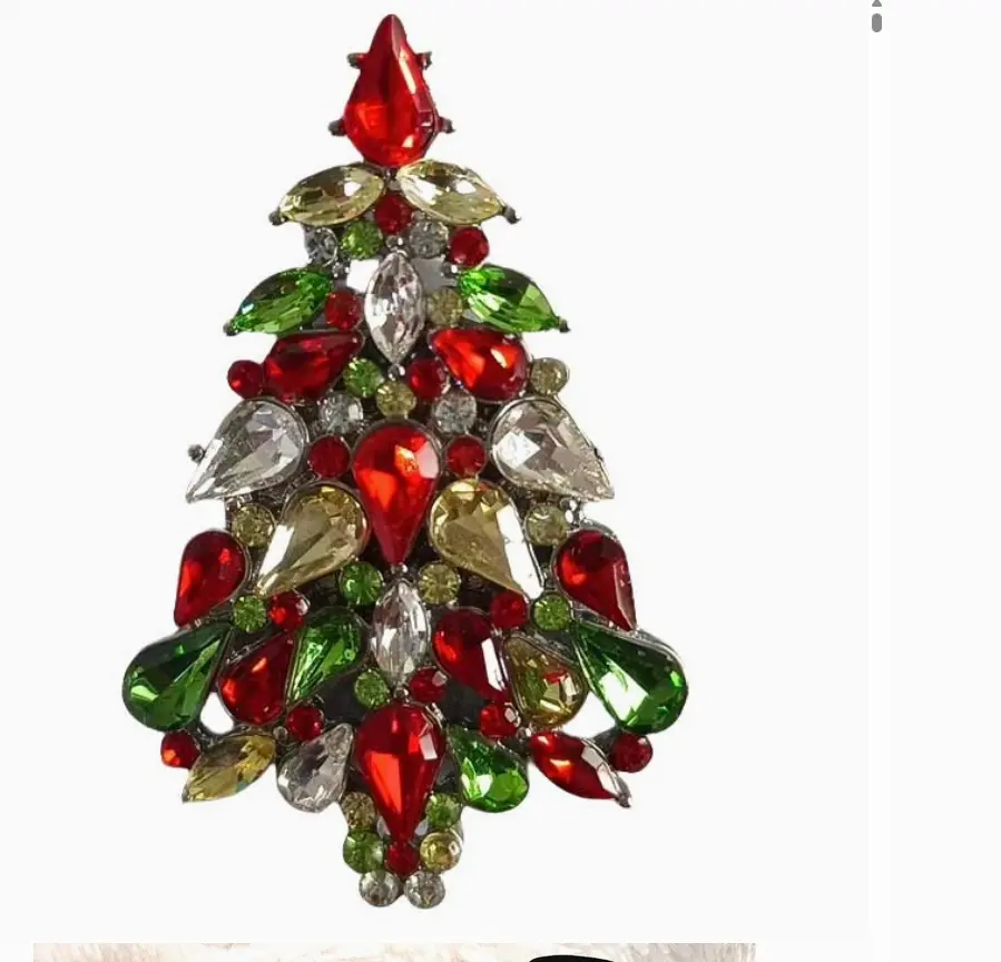 Christmas Tree Magnetic Brooch with Festive Design and Magnetic Closure for Holiday Wear