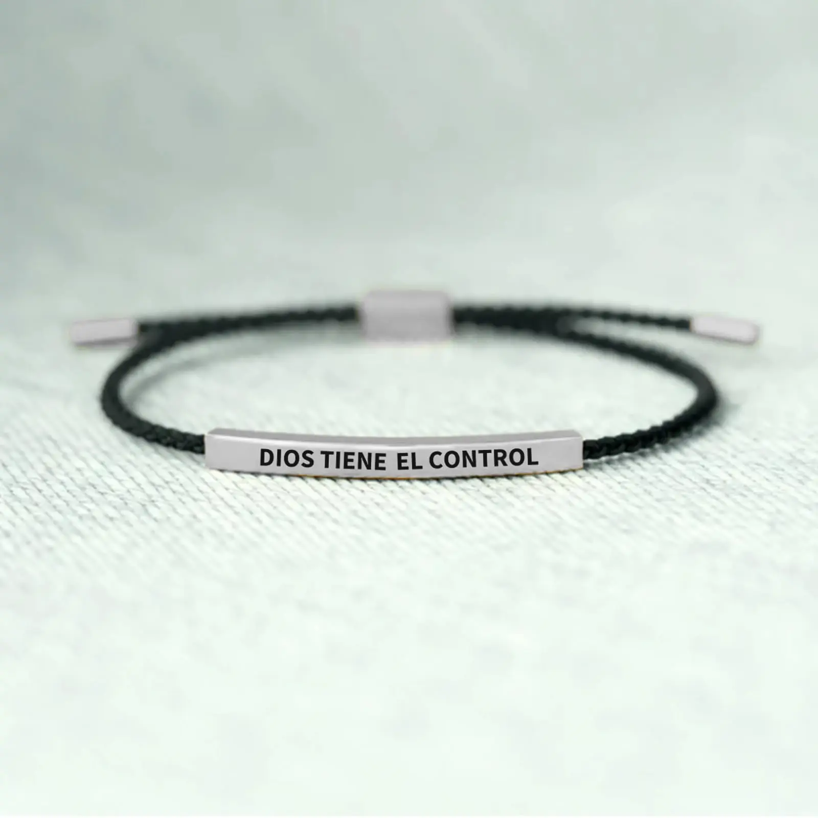 Stainless Steel Christian Faith Bangle - Adjustable "GOD IS IN CONTROL/DIOS TIENE EL CONTROL" Word Bracelet, Motivational Religious Jewelry Gift, Daily Wear Serenity Bracelet for Women with Inspirational Message Card, Stainless Steel Bracelets