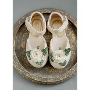 Chenoa Flats in Cream