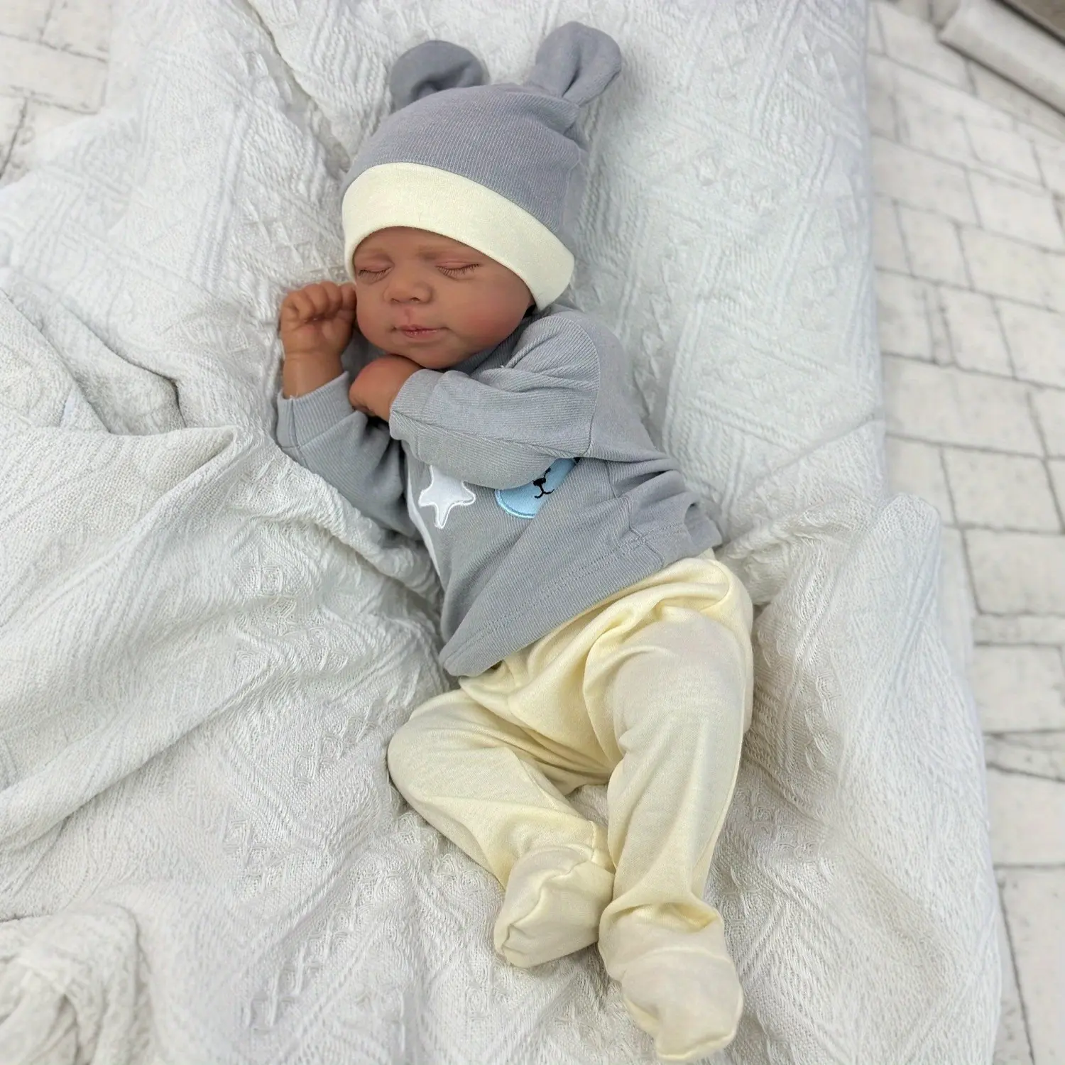 GUESSBELLY 19 Inch 48 CM Asleep Reborn Smile Baby Doll Toy For Girl Vinyl Limbs Cloth Body Lifelike Black Skin Doll Lifelike Handmade Birthday Gift Collectable Humanoid Toys
