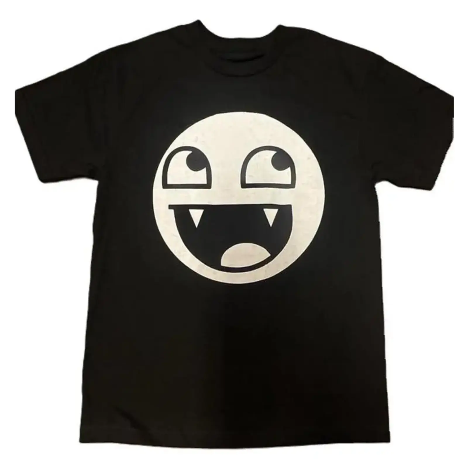 Premium Soft Cotton Unisex Retro Fanged Smiley Tee summervibes Casual Humor Gift Sports & Outdoors