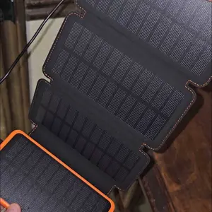 Solar Powered Power Bank, Portable Solar Rechargeable Phone Charger with Foldable Solar Panels, 20000mAh High Capacity Solar Power Bank for Smart Phones, Tablets
