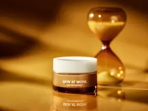 THE PROTAGONIST All-in-One Hydrating Day Serum that visibly brightens, tightens, tones, smooths, soothes, plumps, de-puffs, reduces the appearance of pores & redness featuring matsutake mushroom, niacinamide, hyaluronic acid, turmeric, caffiene, Wu Zhu Yu