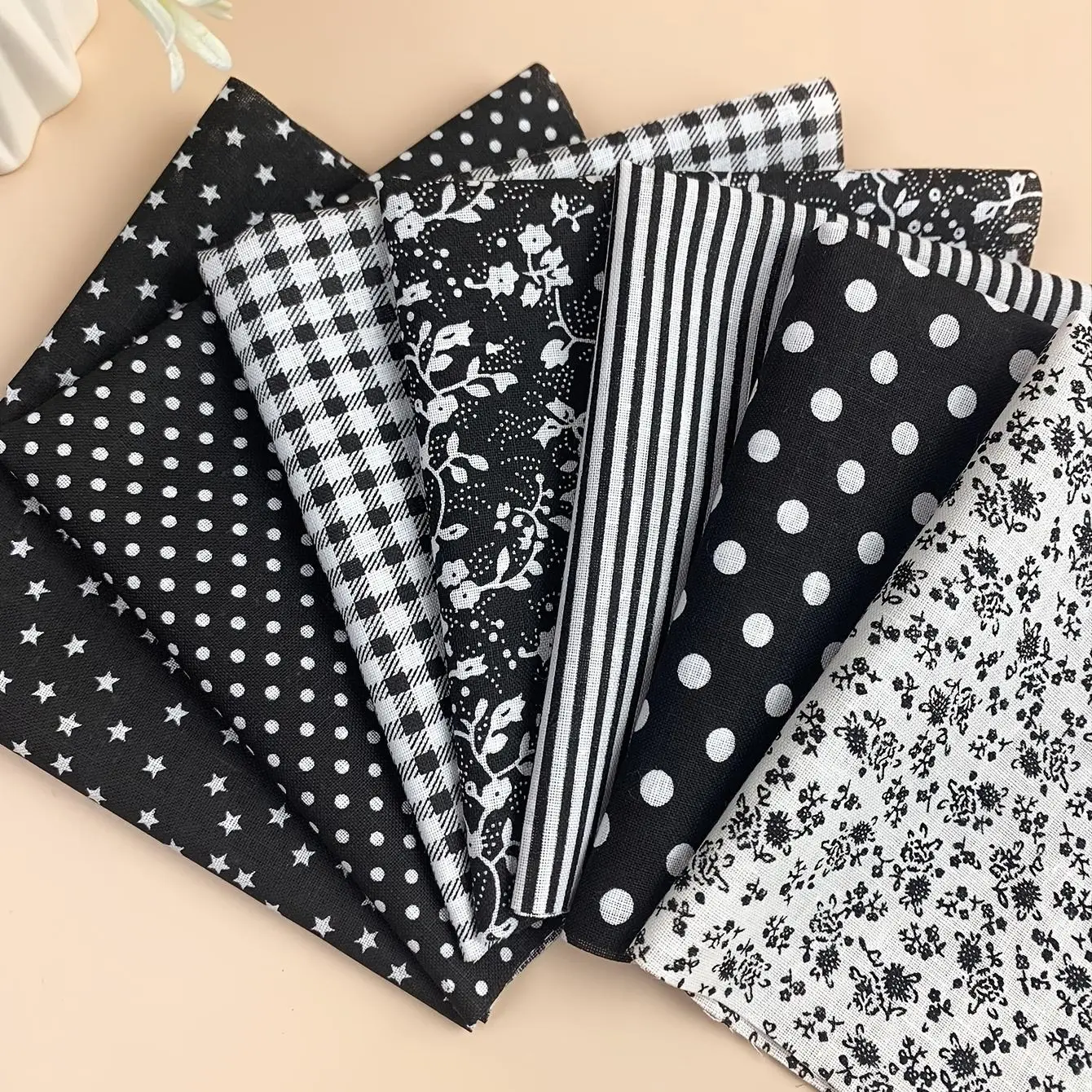 7pcs Black Cotton Fabric Printed Cloth Fashionable Geometric Pattern Design Sewing Quilting Fabrics For Floral Print Patchwork Needlework DIY Handmade Accessories