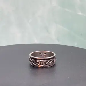 Mexican 925 Sterling Silver Spinner Ring · Celtic Knot Design · Size 8.5, Unisex, Adults