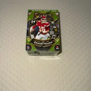 Select Blaster 2025 NFL Football Trading Cards 24 Packs 3 Blaster Exclusive Cards & More