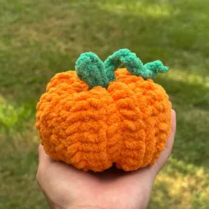 Crochet with Melissa-Easy Mini Crochet Pumpkin Kit (Beginner Friendly + Chunky Yarn)