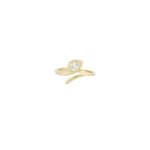 Lili Claspe Ring in Gold