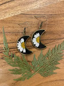 Dried Pressed Daisy Moon Earrings