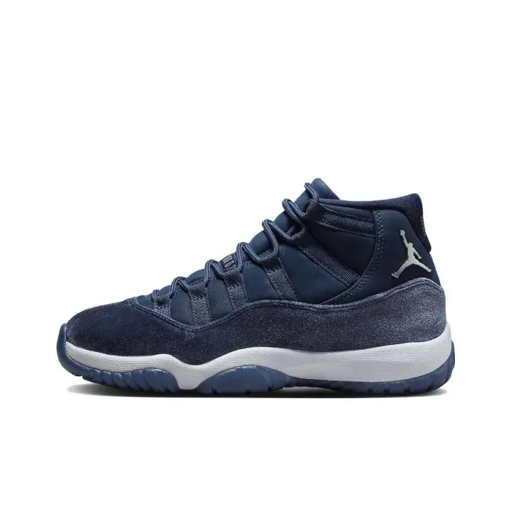 Navy Blue Suede Mid Top Basketball Sneakers, Unisex Silver Jumpman Logo Air Cushion Shoes, Two-Tone White Navy Rubber Outsole Retro Street Athletic Footwear