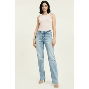 Judy Blue Mid Rise Light Wash Dad Jeans - Comfortable & Stylish Everyday Wear - Mid Rise Fit - Slight Stretch - 94% Cotton Blend