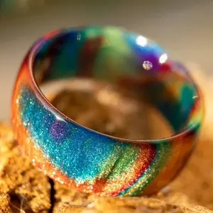 Bohemian band rings, rainbow or sunset colors make your phone suitable for men and women with everyday outfits