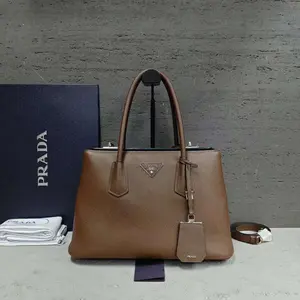 Pre-owned PRADA Leather Shoulder Bags 7.8'' R2649 Shoulder Bag C14309859655 0610 T5 Betsy