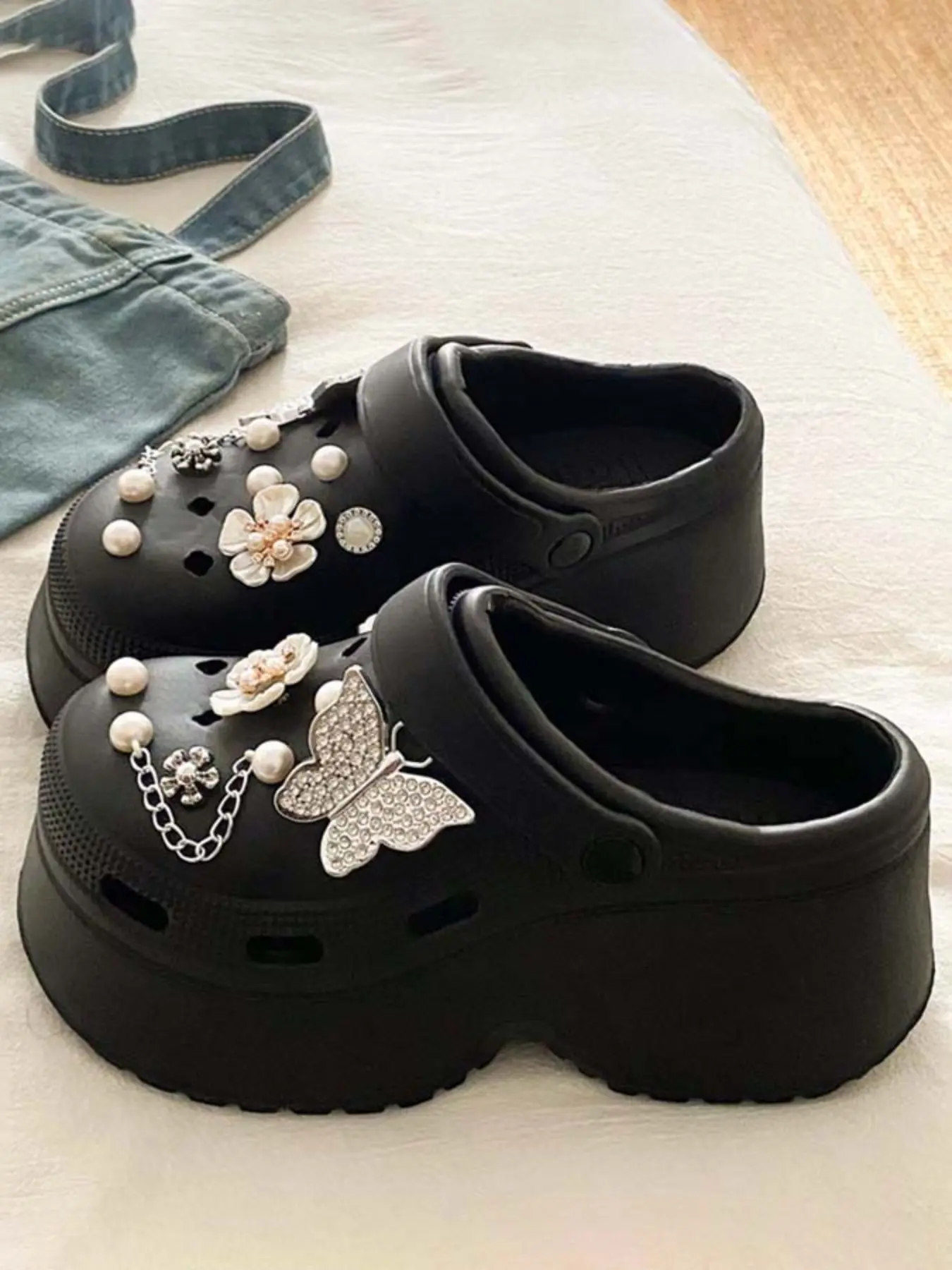 Summer Fashion Eva Hollow Out Shoes, Cute Butterfly Pearl Flower Thick Sole Height Increase, Casual Lightweight Outdoor Wear, Walking Shoes, Hollow Out Clogs, Casual Slippers, Slip Ons Slippers, Fashionable Slippers