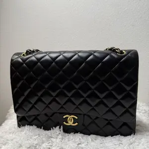 Pre-owned CHANEL Lamb Skin Crossbody Bags Maxi Classic Flap bag