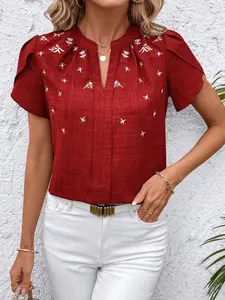 A women's solid color printed half-open collar short-sleeved shoulder pleated pullover T-shirt top Casual Boho Fashion Blouse, suitable for summer, suitable for commuting, casual wear, home wear, Boho Style Shirt, Casual Basic Top