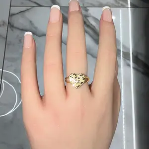 10K Medium heart Nugget Ring