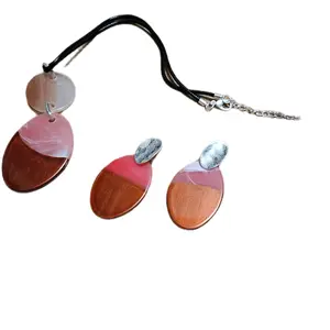 these r beautiful necklaces these r from ryze mystery revealed jewerly company 1st xulie