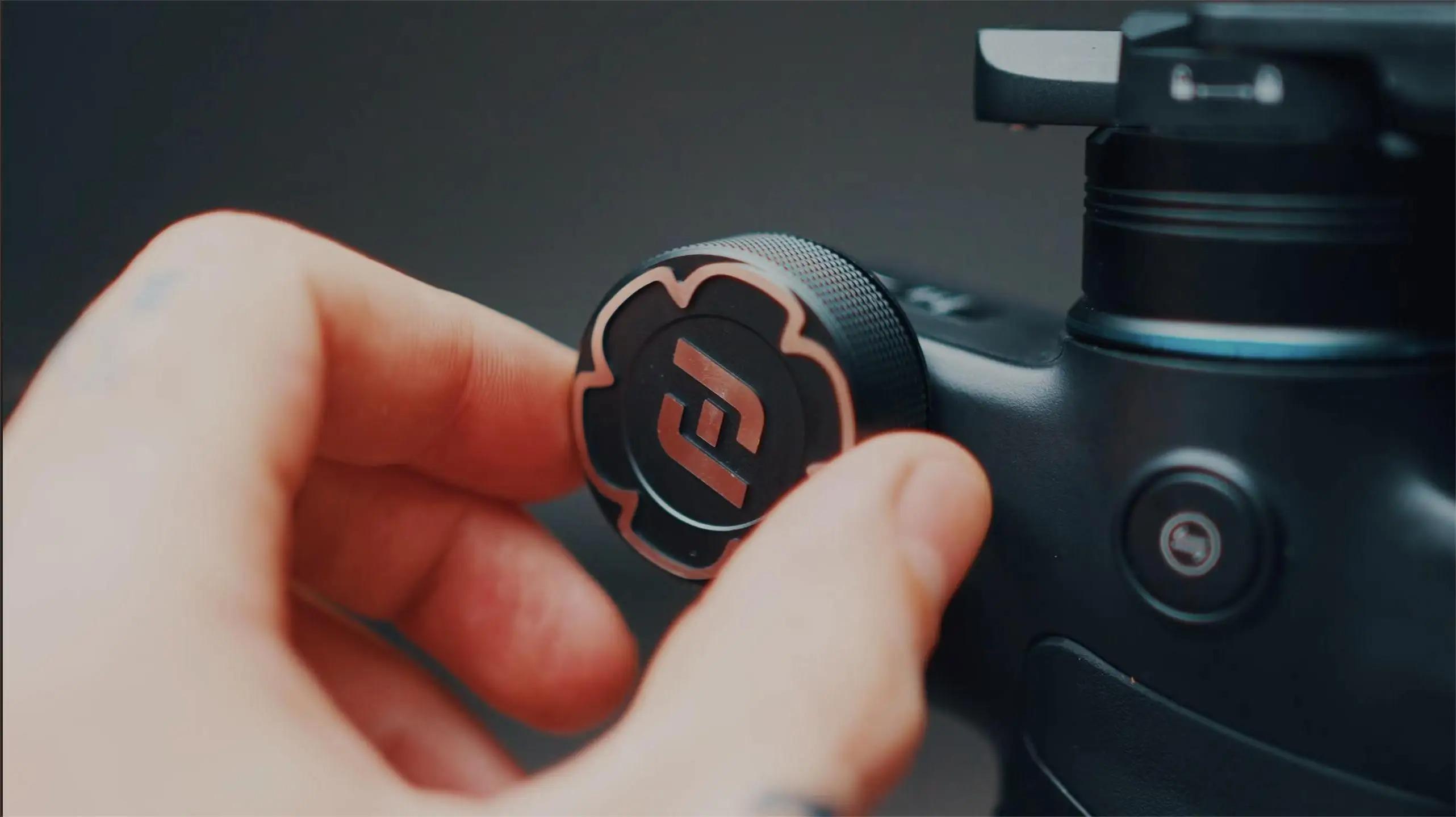 FeiyuTech SCORP Mini 3 Pro Combo | Full Accessory Kit – All-in-One 3-Axis Camera Gimbal, Built-in AI Tracking, Detachable Remote Handle, Vertical Shooting Compatible,for Mirrorless Camera, Action & Smartphone