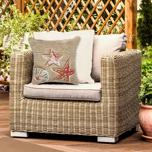 Lush Decor FRONTPORCH Indoor/Outdoor Handmade Pillow - Transitional Graphic Coastal Animal Accent  (Beachcomber)