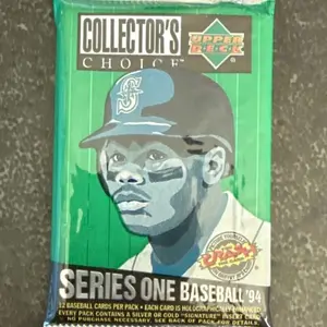 Upper Deck 1994 Collectors Choice Baseball Series 1 Holographic Cards with Silver or Gold Insert - 12 Cards per Pack