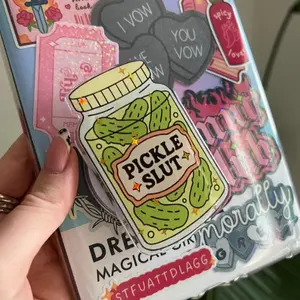 Pickle Phone Kindle Holder, Pickle Lover Gift, Pickle Enthusiast, Gherkin Gift, Pickle Phone Accessories, Green Phone Holder bat  phone  grip grip cute