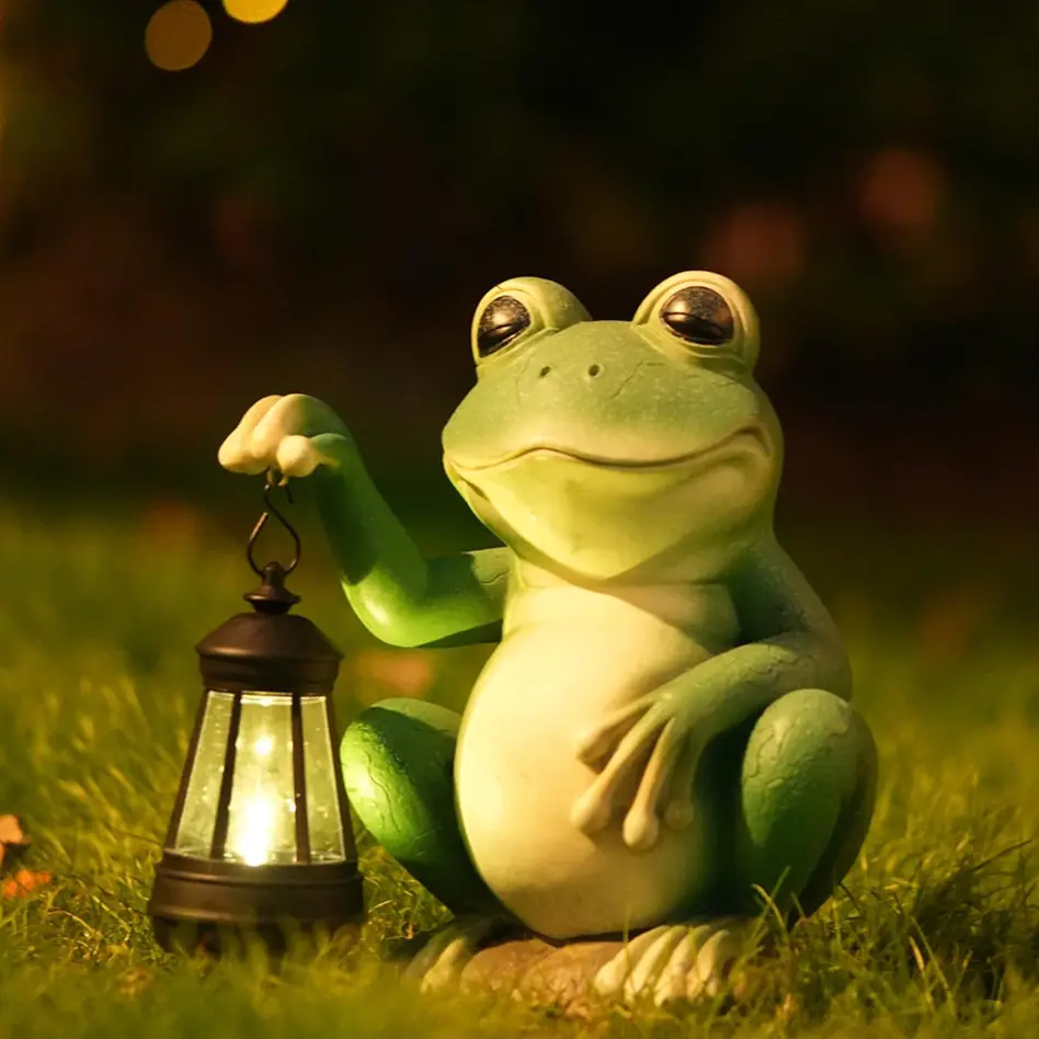Solar Frog Outdoor Statue with LED Lantern - Automatic Charging, Waterproof Resin Garden Figurine, Cute Animal Sculpture for Flower Bed Yard Decoration - Women's Birthday Housewarming Gift