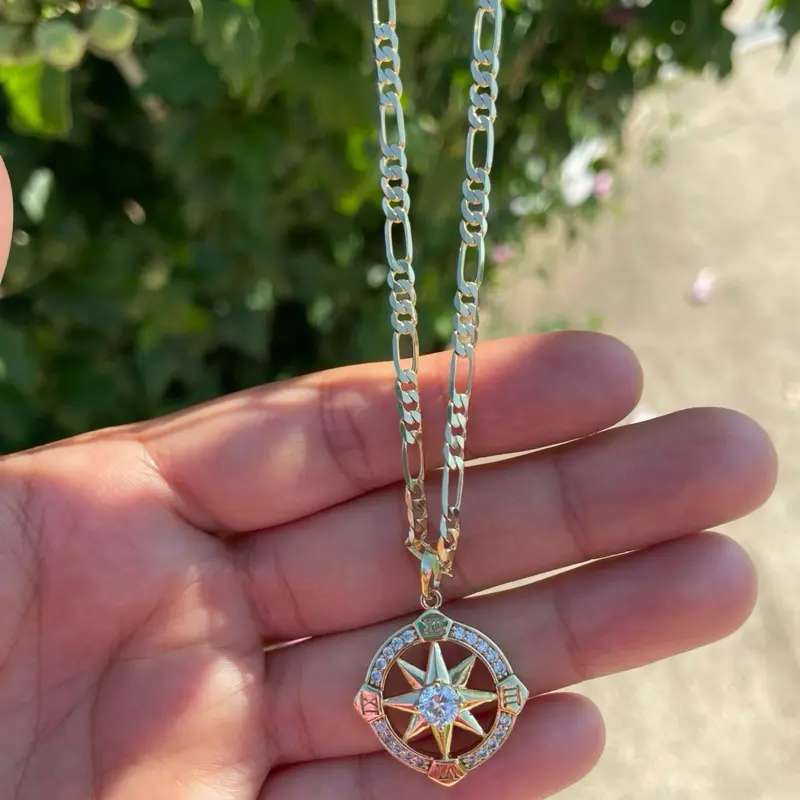 High quality Brujula/compass necklace water resistant no green skin