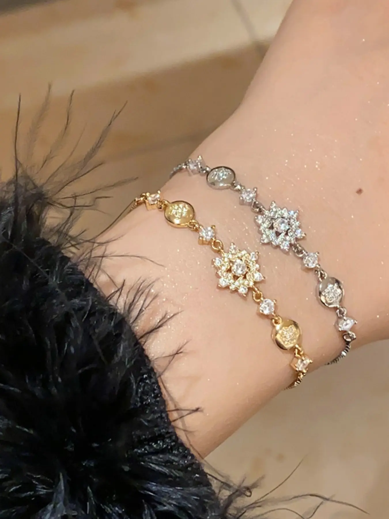 Elegant Zircon Snowflake Bracelet for Women, Luxury Drawstring Design, Unique Fashion Accessory, High-End Micro-Pave Jewelry