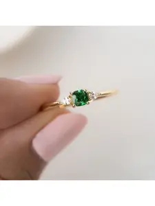 Simple, classic, elegant square green women's romantic ring suitable for brides, wedding ladies, jewelry, Valentine's Day gifts Stackable Ring Square Shaped Ring