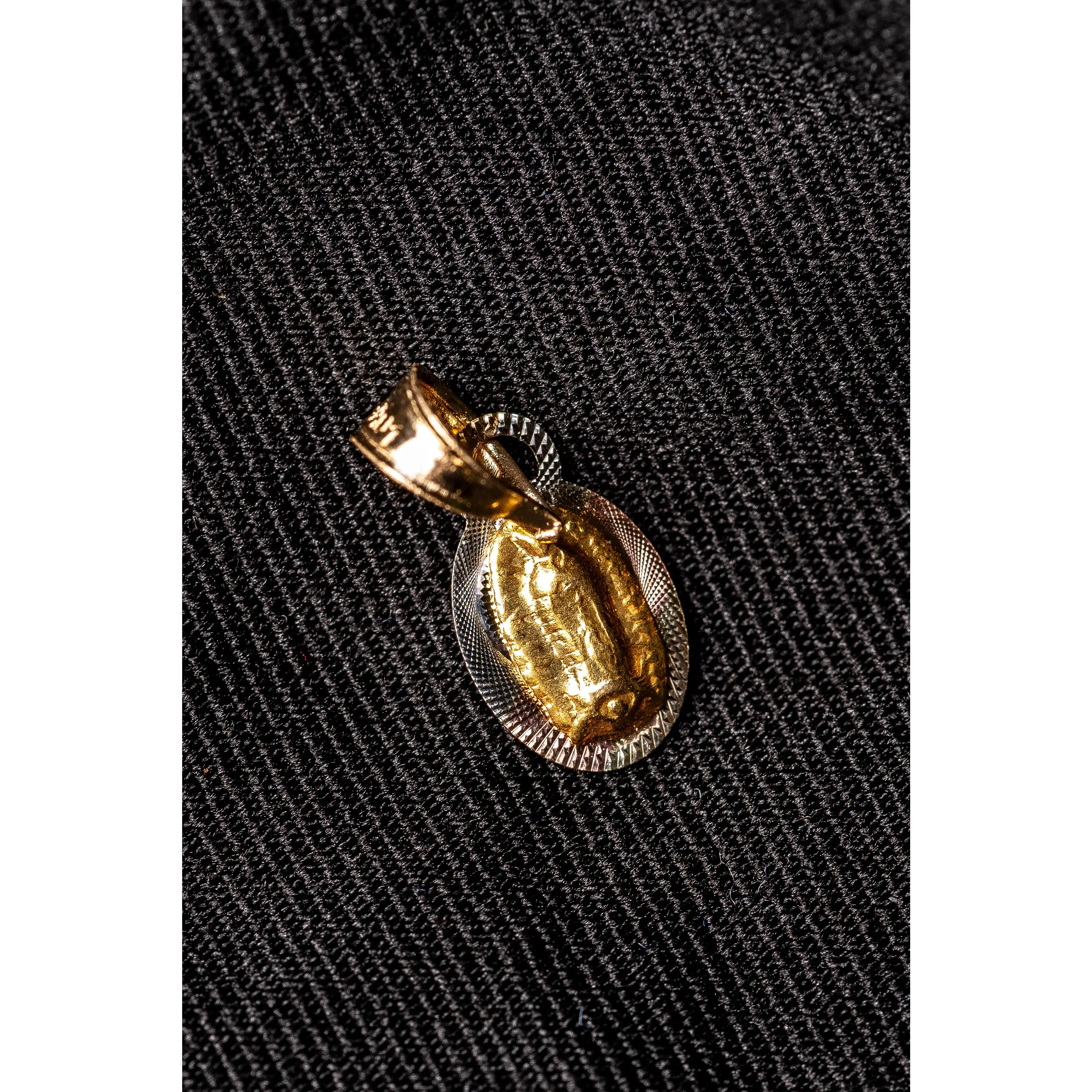 10k Gold Pendant Religious 1cm - Elegant Jewelry for Special Occasions