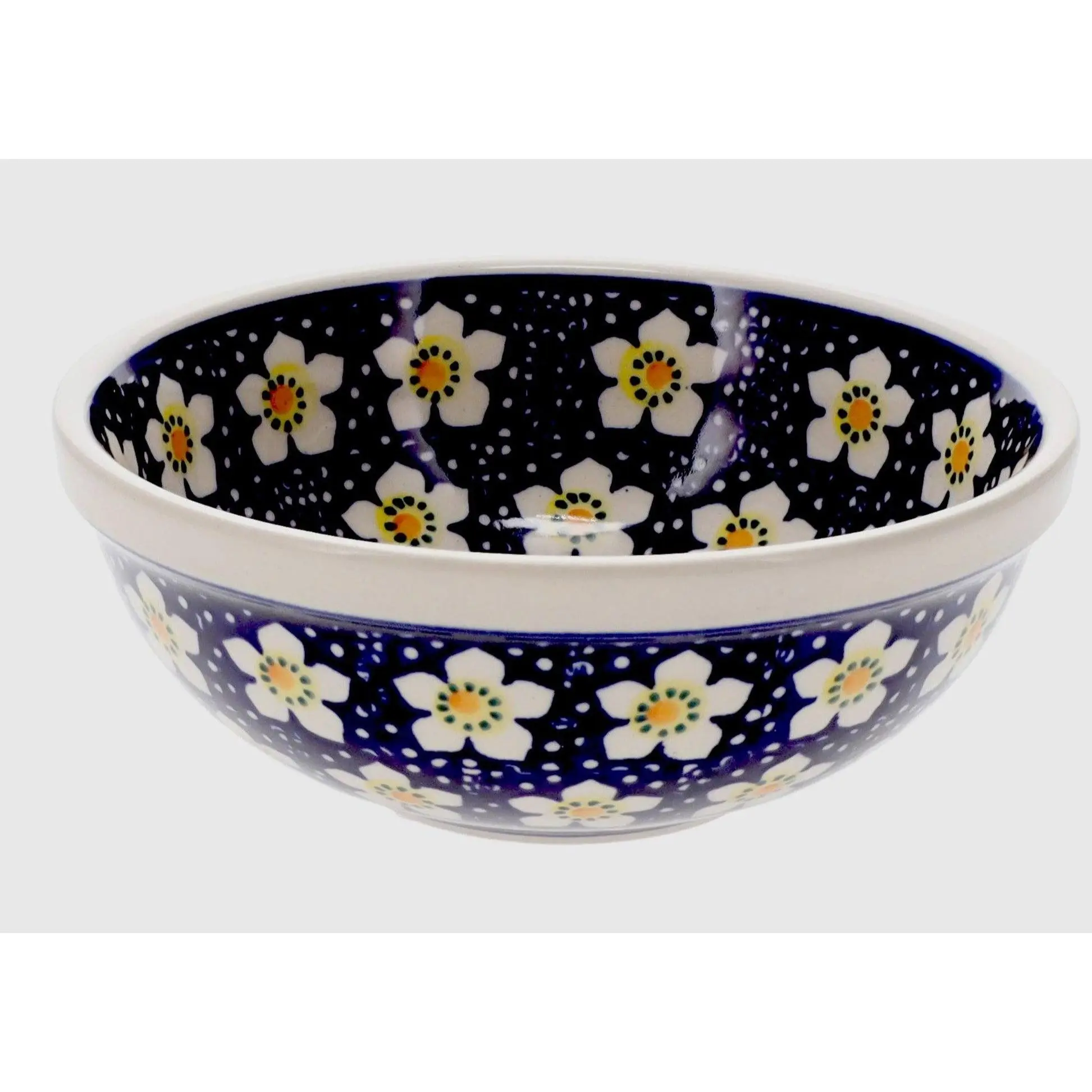 Bowl, Round, 6" in "Paperwhites" by Manufaktura | M089T-TJP
