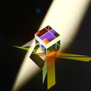 Mini K9 Crystal Glass Prism Cube,Optical Glass RGB Dispersion Prism X-Cube for Physics Teaching Art Decor Photography Props,20 * 20 * 20mm