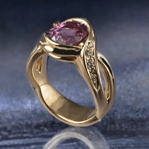 Women's Gold-Plated Twist-Band Retro Ring - Purple Synthetic Cubic Zirconia Accent, Copper Metal, Diamond-Like Statement, Colored Gemstone, Wedding Anniversary, Daily Dressy High-Quality Costume Jewelry, Wedding Anniversary Ring
