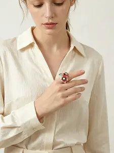 Baroque style diamond studded ring, suitable for daily commuting, vacation, and dating, and also a delightful and exquisite gift.