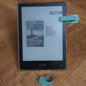 DATAFY Page Turner Ring for Kindle, Hands-Free Remote Control with Storage Bag, Camera Shutter & Video Recording, eReaders Clicker for Kindle iPad iPhone Tablets