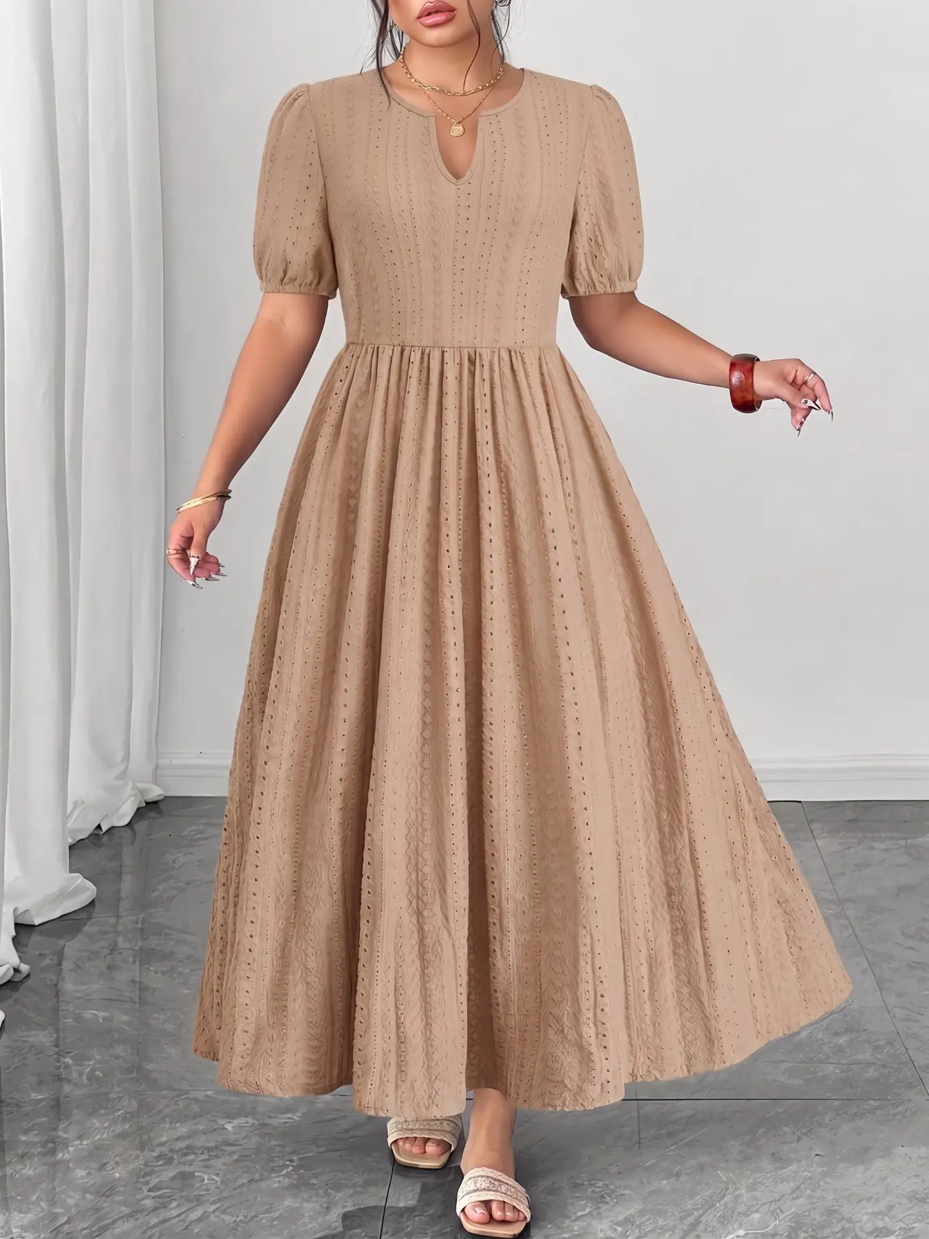Plus Size Women's Short Sleeve Elegant Chic Cut Out Long Summer Dress, V Neck Waist Cinch A-Line Design, French Vintage Style for Parties, Holidays, Travel, Daily, Casual Wear, Womenswear
