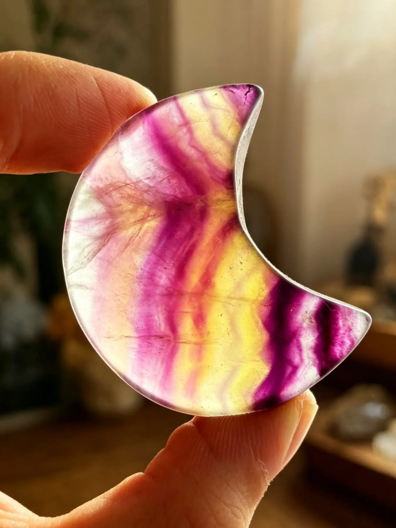 Natural Rainbow Fluorite Crescent Moon Ornament, Crescent Moon Carved Quartz Crystal, Home Decor Gift, Bare Stone Collectible, DIY accessories, ideal gift choices, Crystal Decorative Ornaments