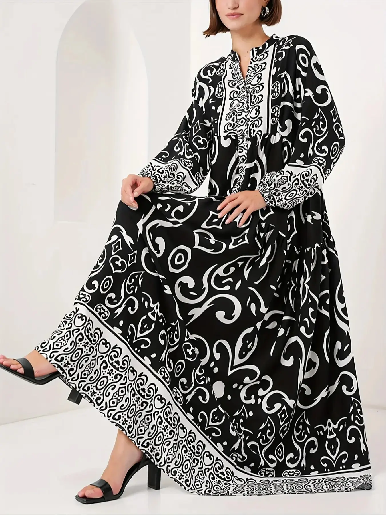 Elegant Long Dress Muslim Turkish Robe, Loose Fit V-Neck Islamic Print, Women's Long Sleeve Maxi Dress for Middle East Style, Classy Modest Dresses