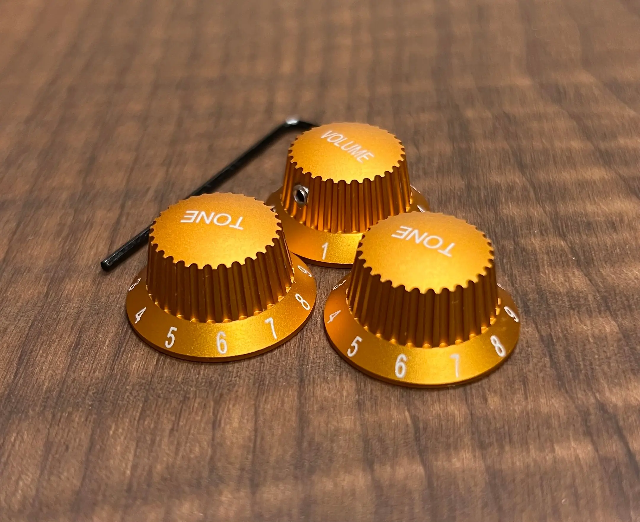 Warmtone CG Anodized Aluminum Strat Knob Set “Orange Gold” Set Screw
